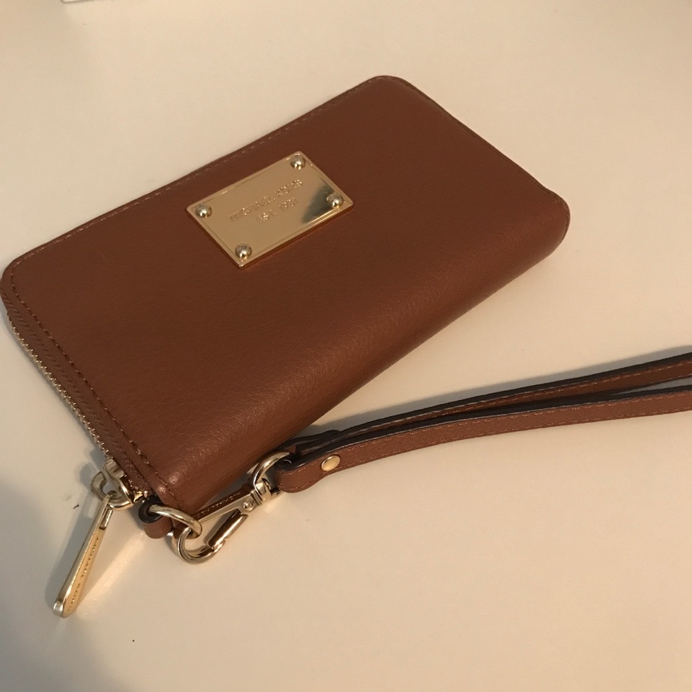 Michael Kors Wristlet